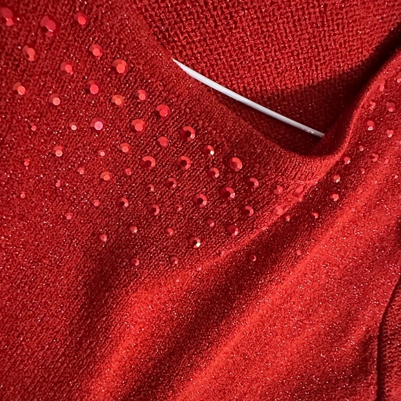 Classy red Alfred Dunner sweater - Picture 9 of 11